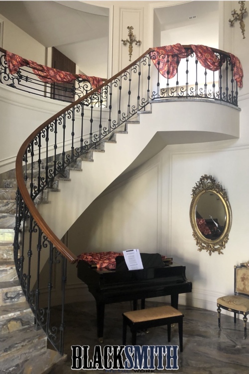 CASTED IRON ORNAMENTAL STAIRCASE (1)