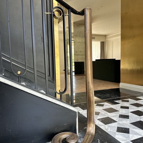 LUXURY IRON STAIRCASE WITH BRASS
